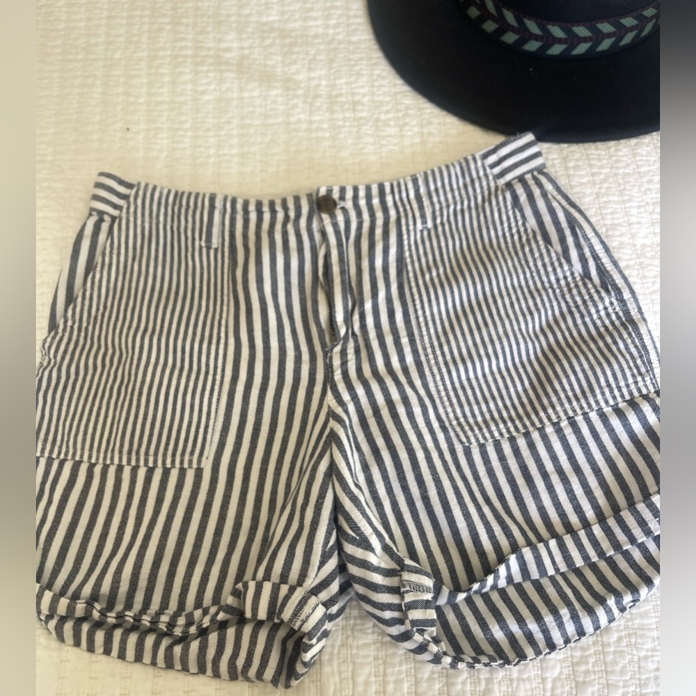 Gap stripped cotton shorts Sz 8